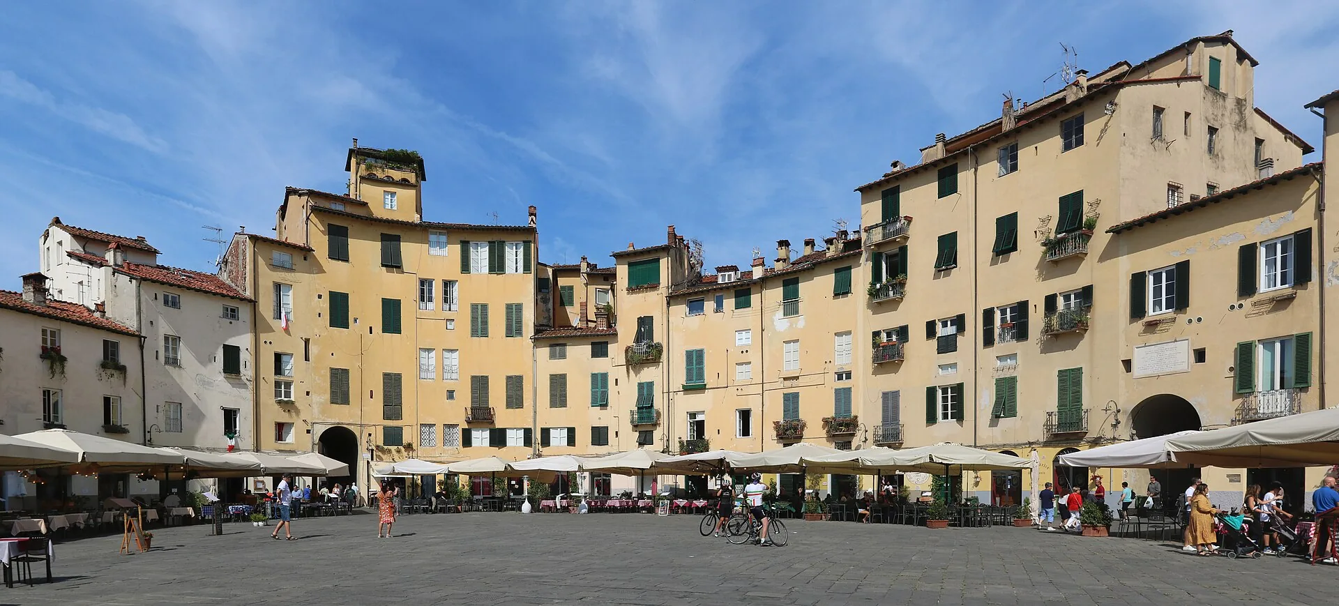 Piazza dell’Anfiteatro in Lucca, Tuscany
