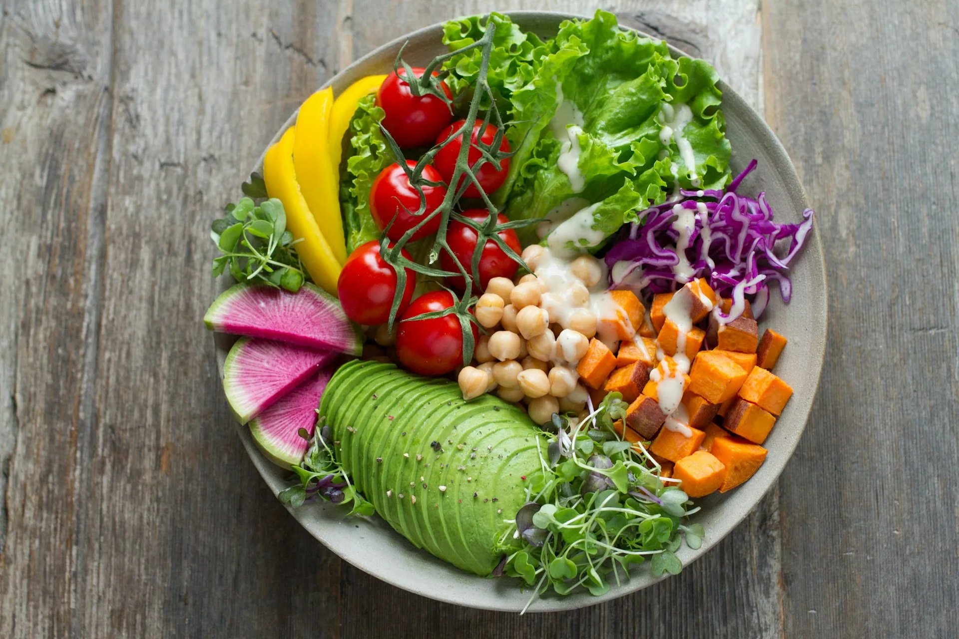 A bowl of vegan salad