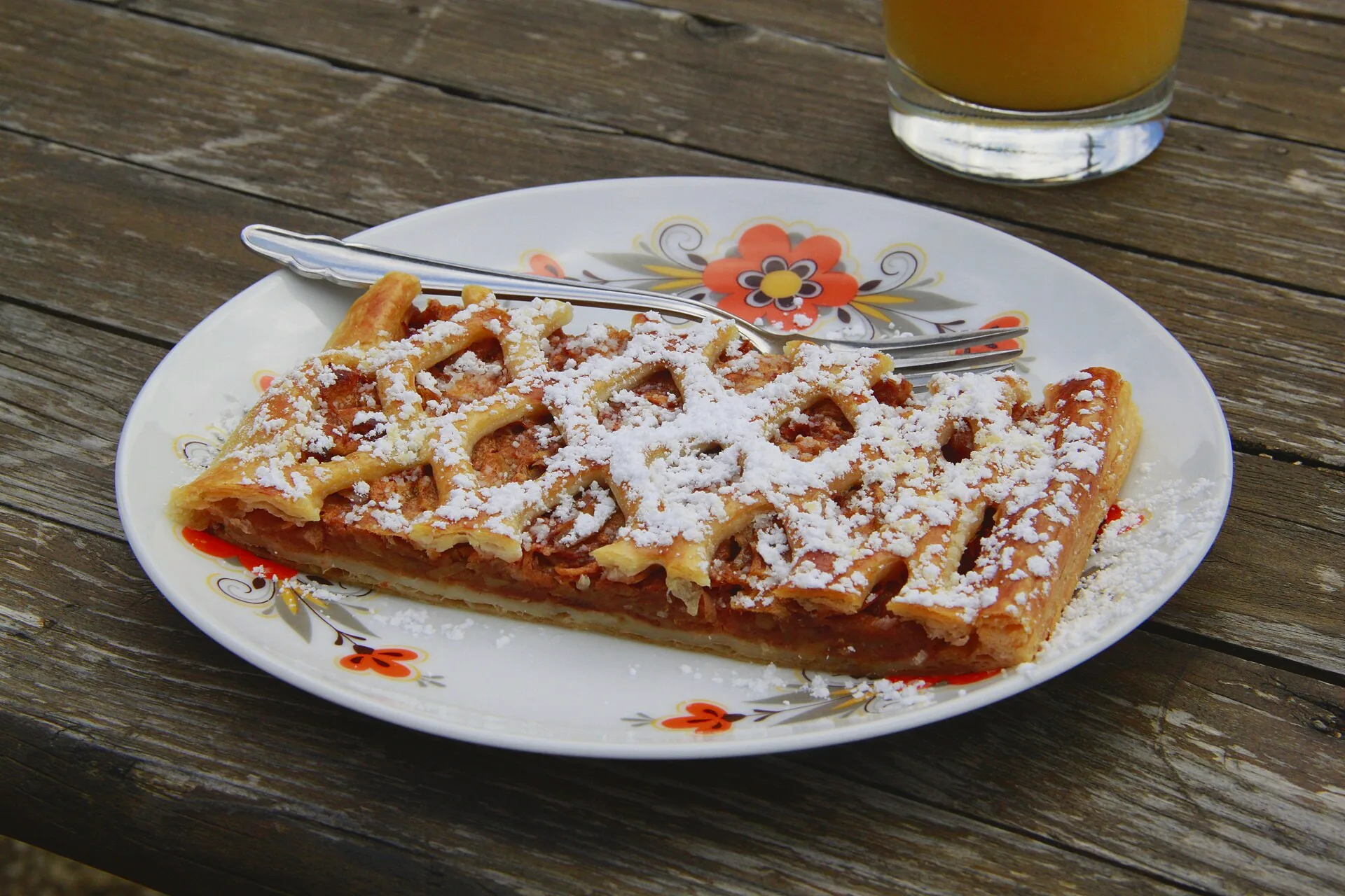 A close-up of Apfelstrudel.