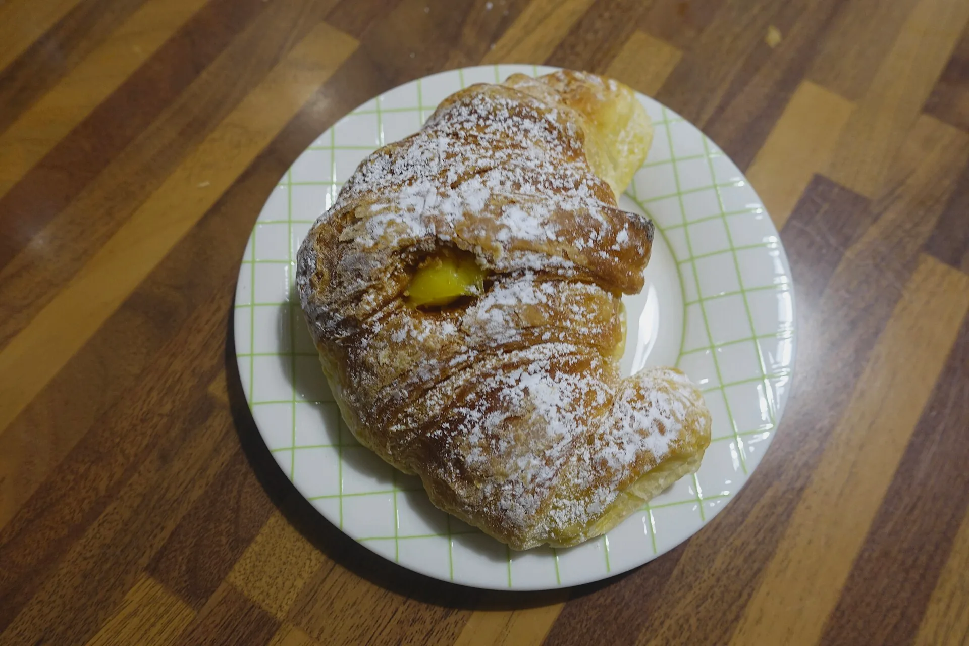 A cream-filled cornetto.