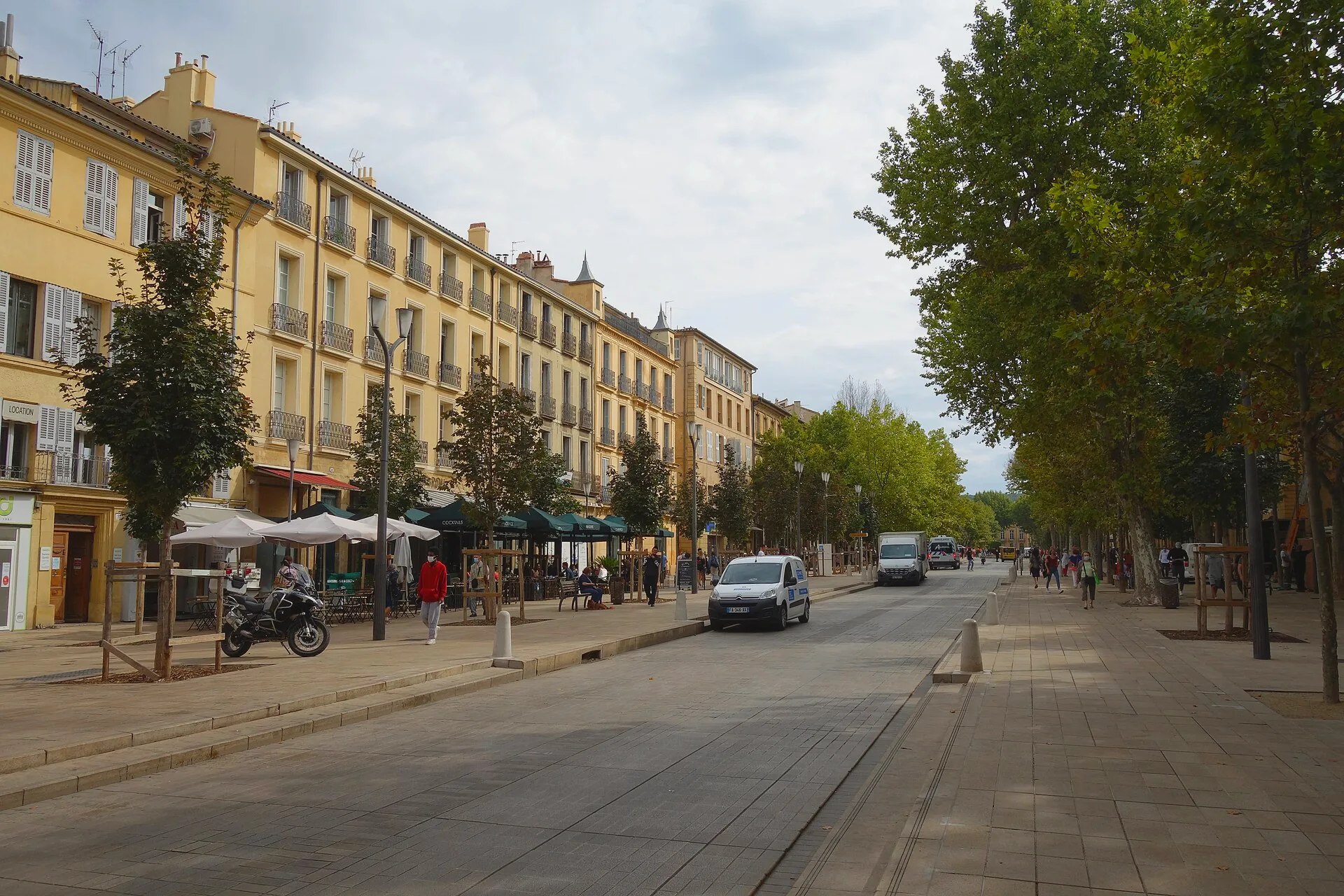 Cours Mirabeau, lined with trees and buildings in Aix-en-Provence.