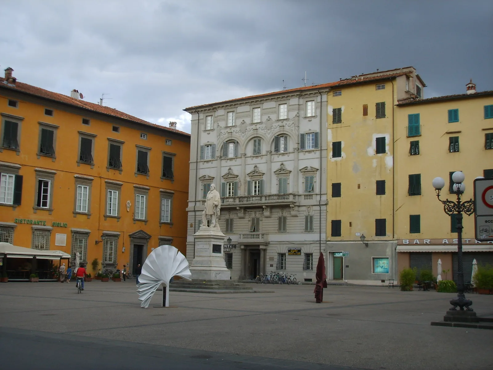 Buildings along Piazza del Giglio in Lucca.