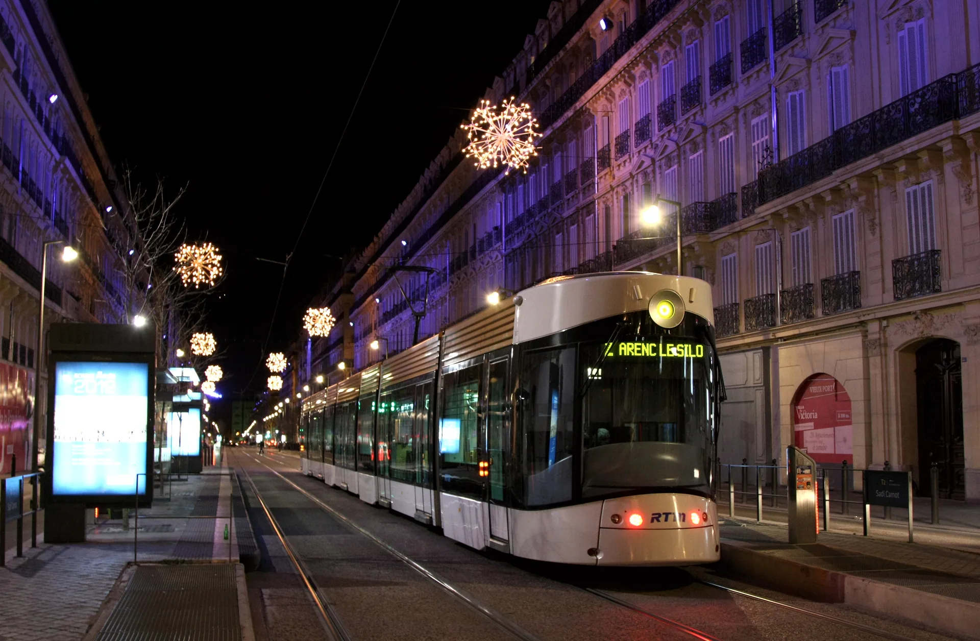 A tram stopped at Sadi Carnot station in Marseille.
