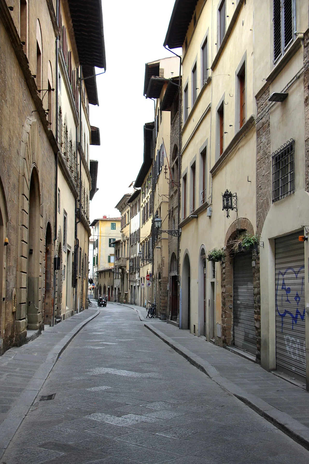 Via Santo Spirito in Florence, viewed towards Piazza Nazario Sauro.