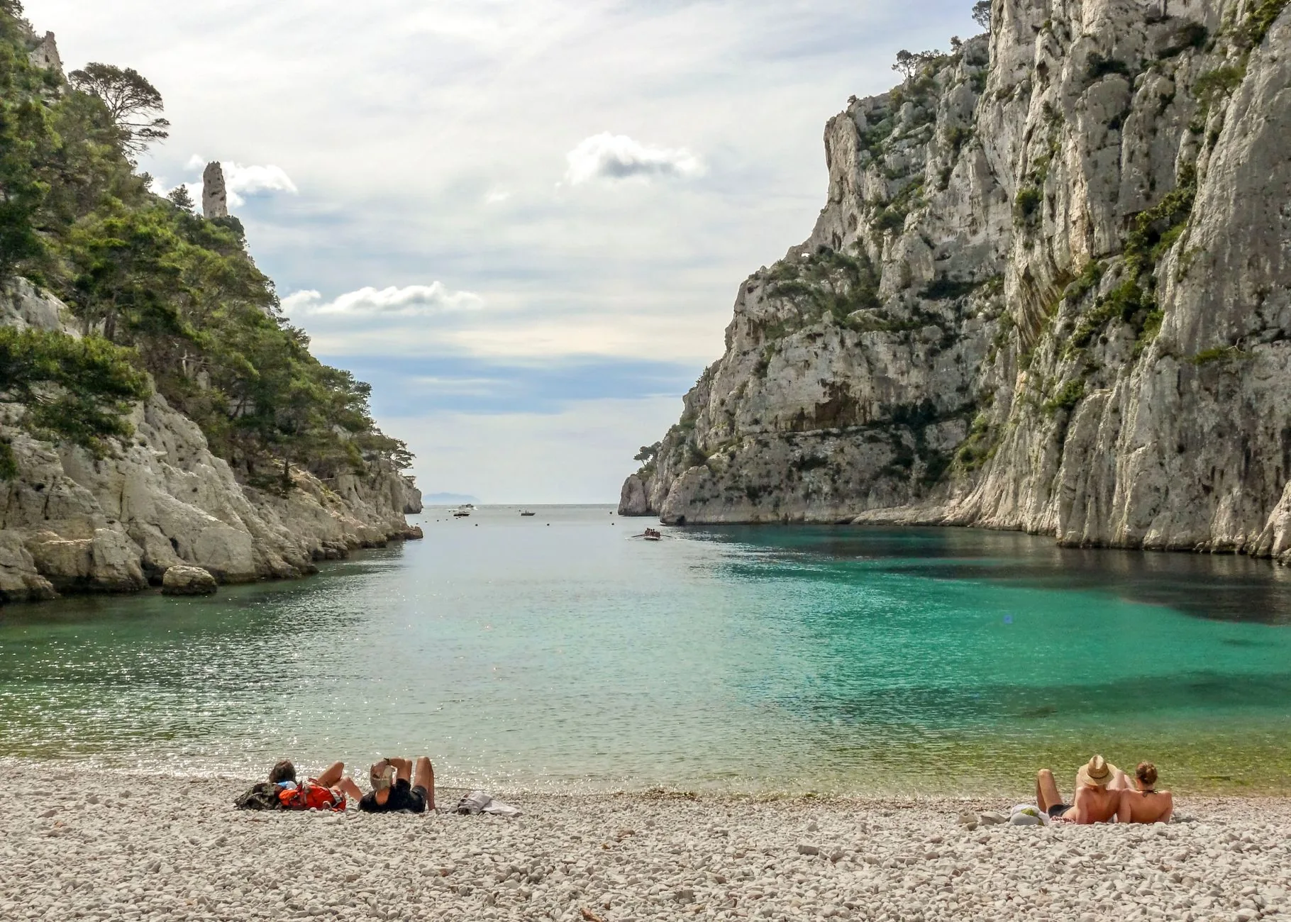 Calanque beach with turquoise water and dramatic cliffs near Marseille