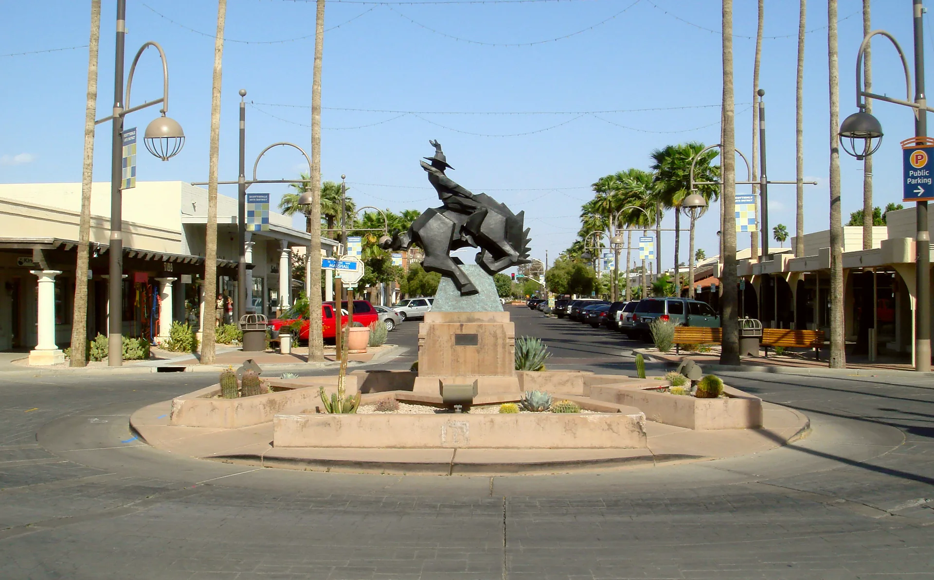 Street scene in Scottsdale’s Main Street Arts District.