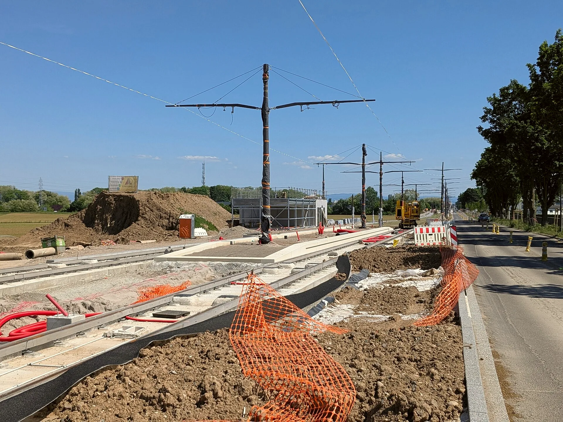 The Wolfisheim–Henri Rendu tram stop under construction beside Route de Wasselonne.