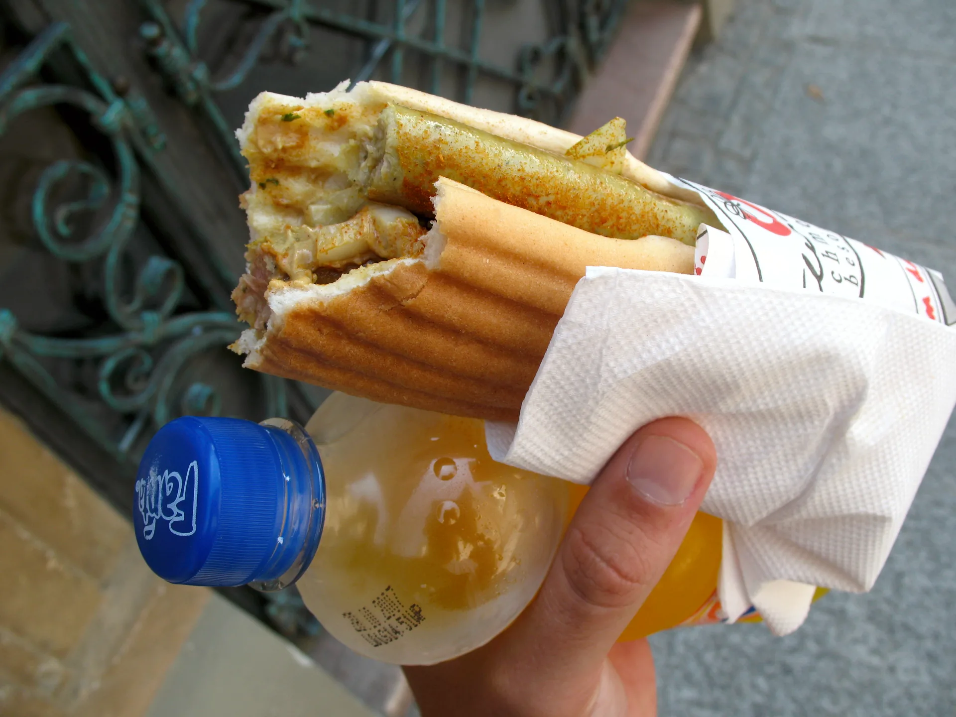 A Bosna sausage sandwich served in Salzburg.