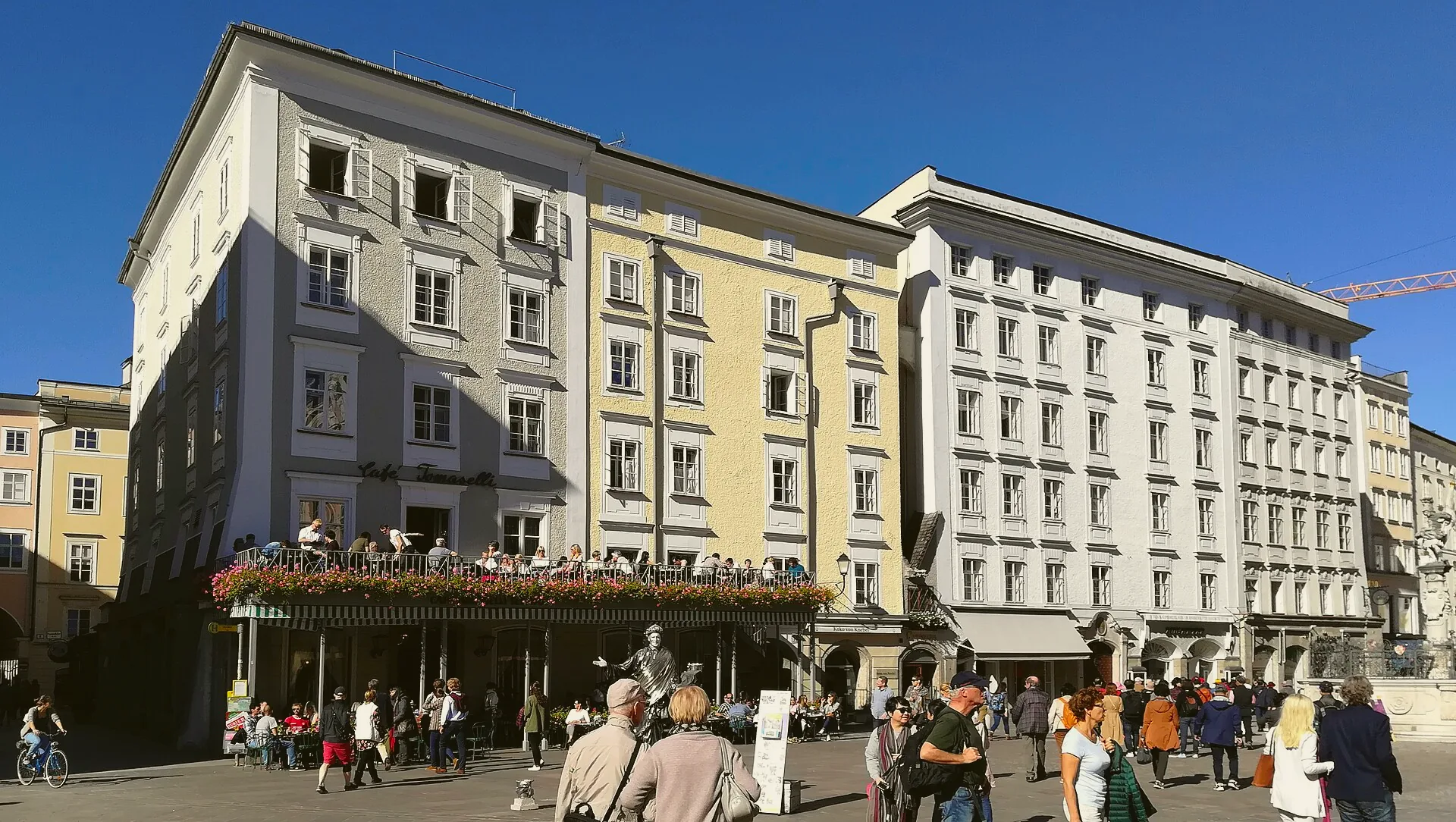 Buildings along Alter Markt, with the square extending between them.