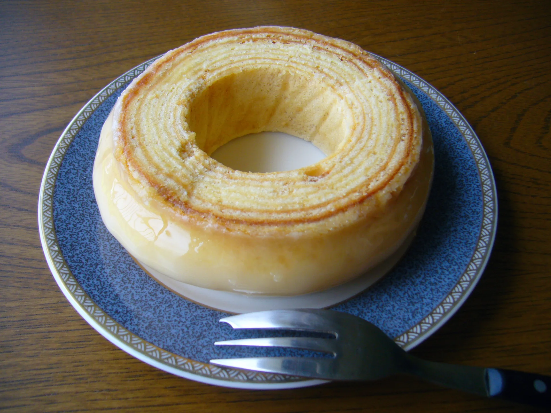 A Baumkuchen cake photographed in Dresden.