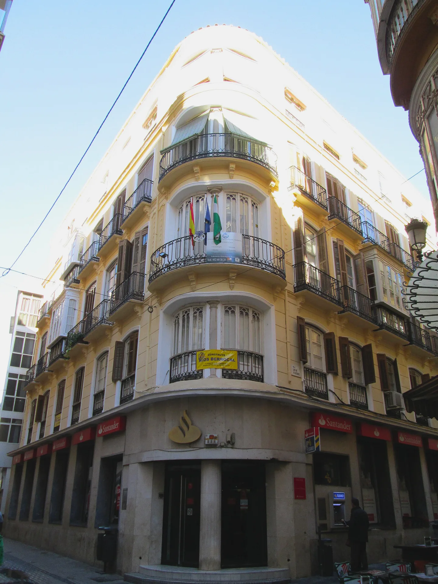 A street corner on Calle Luis de Velázquez in Málaga.