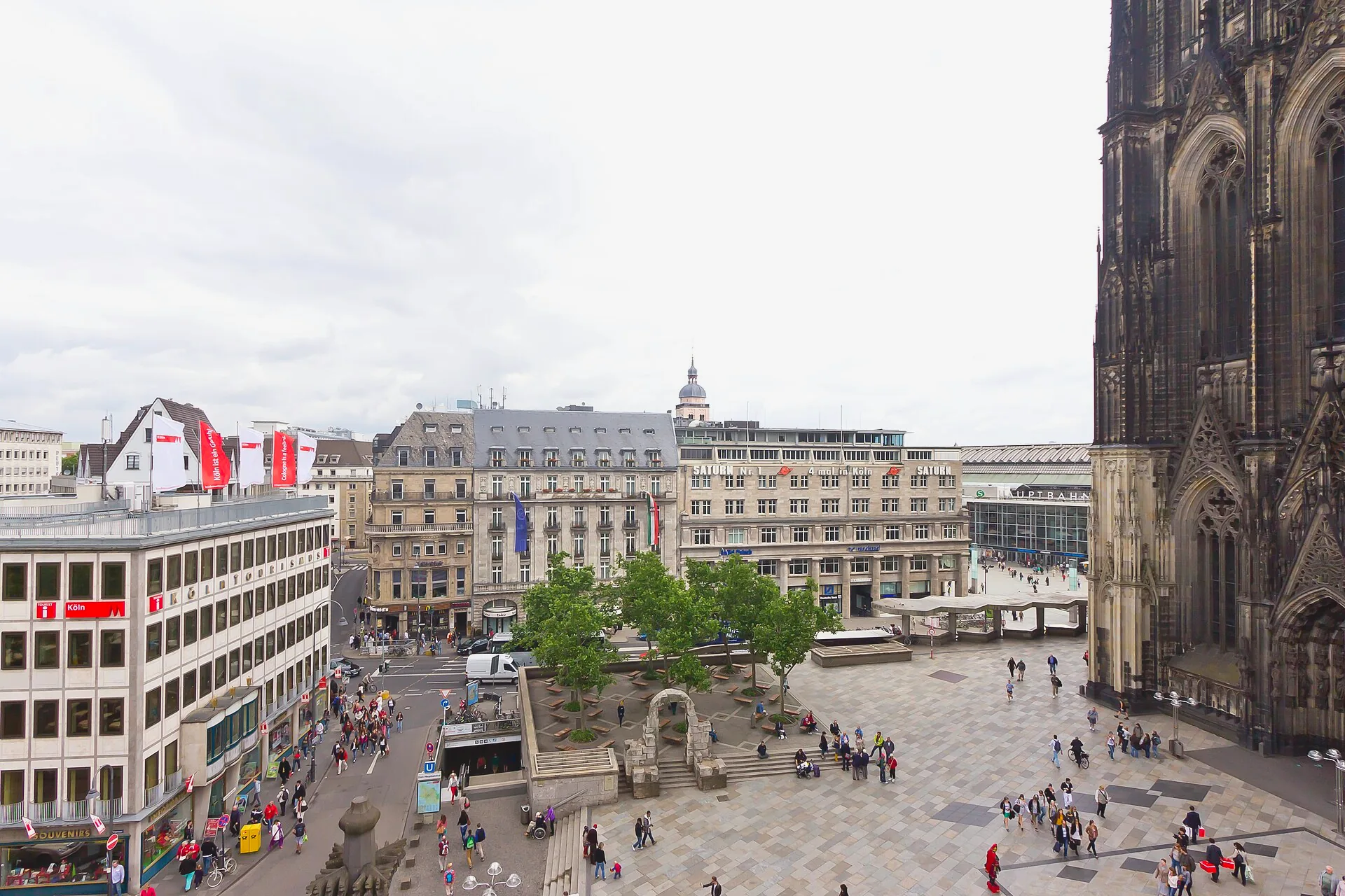 The paved Domplatte beside Cologne Cathedral, with the cathedral rising behind it.