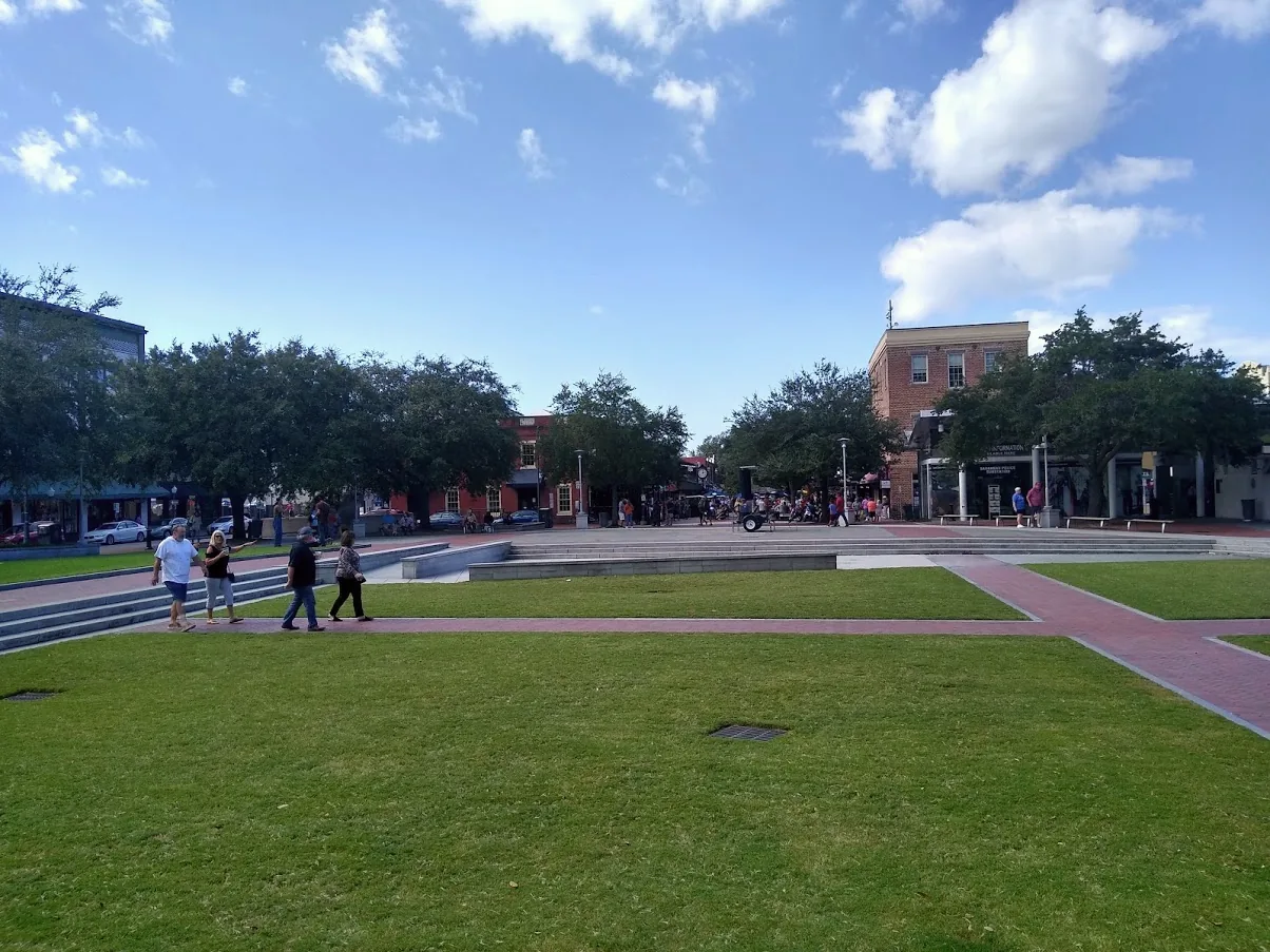 Ellis Square in Savannah, with the view facing west along St Julian Street.