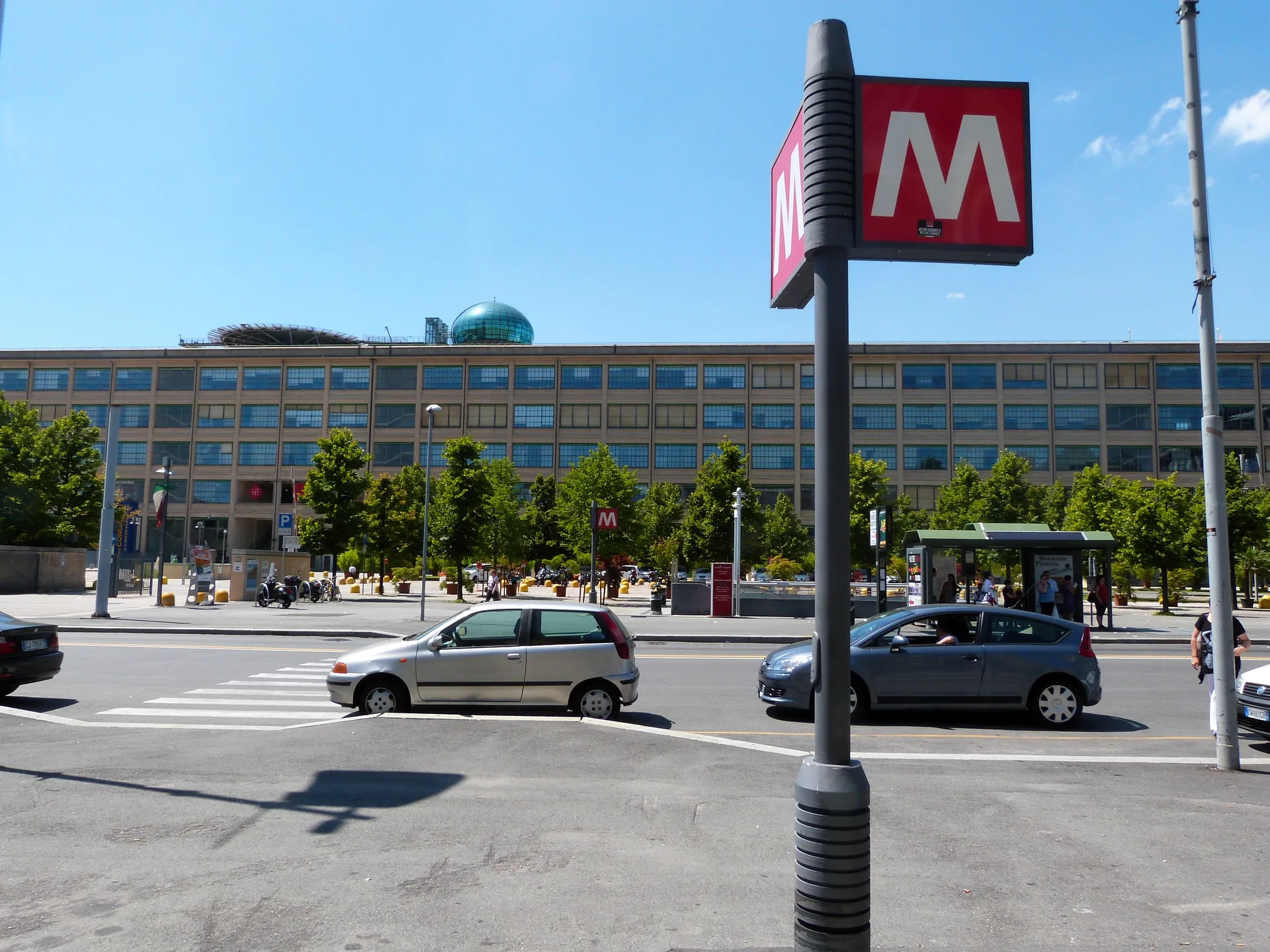 Lingotto station on the Turin Metro, with its platform and tracks.
