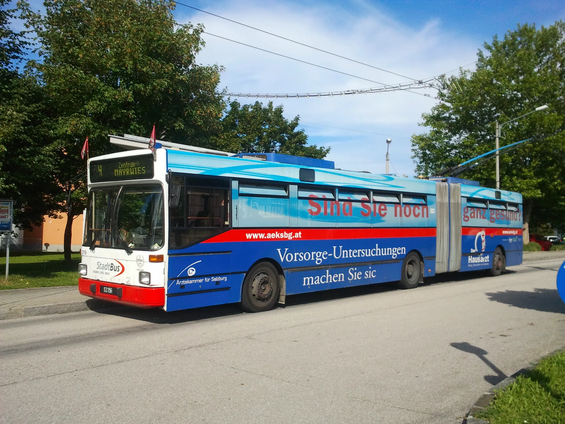 Salzburg trolleybus 219 at the terminus of route 4 in Forellenwegsiedlung