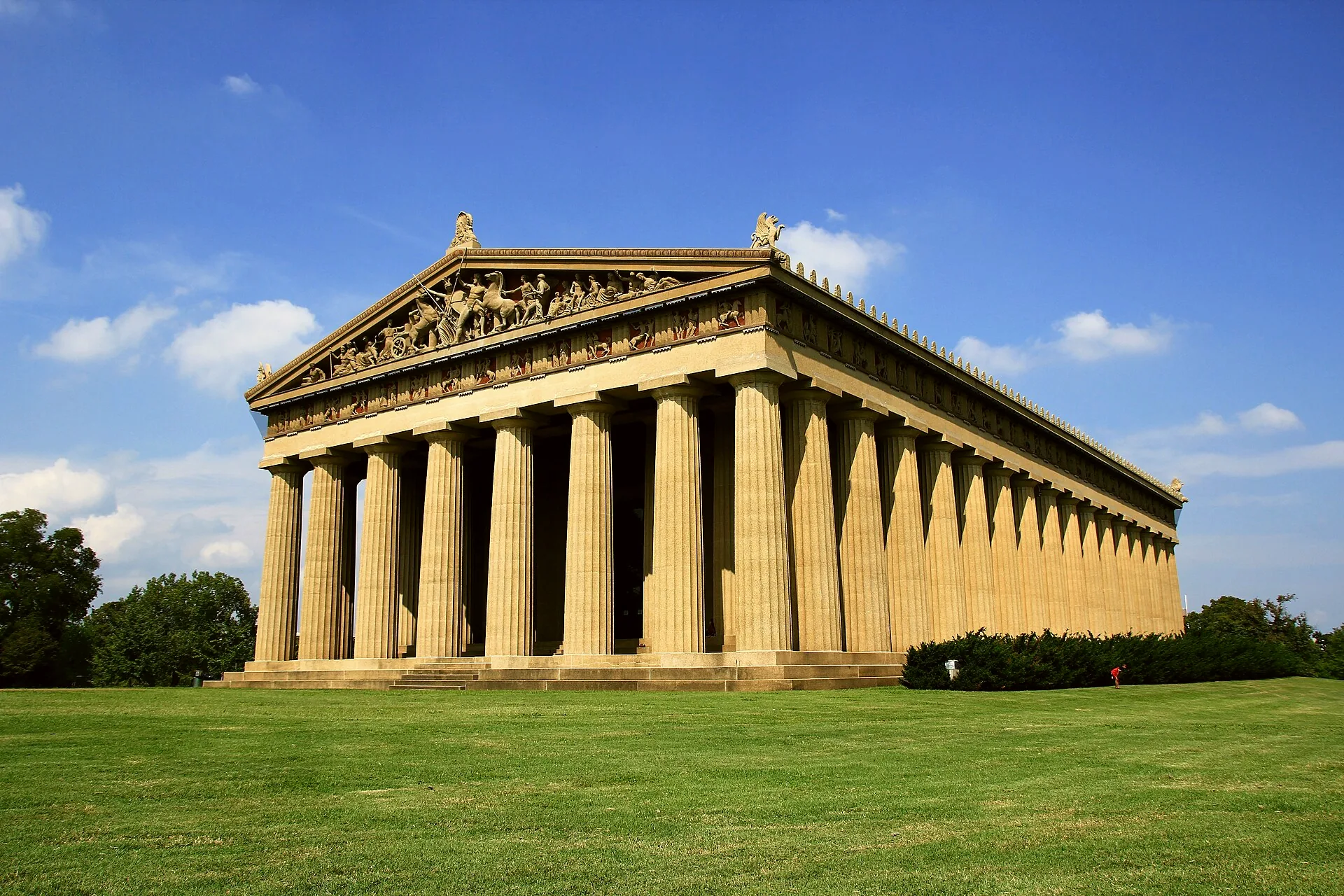 The Parthenon in Nashville, seen from outside.