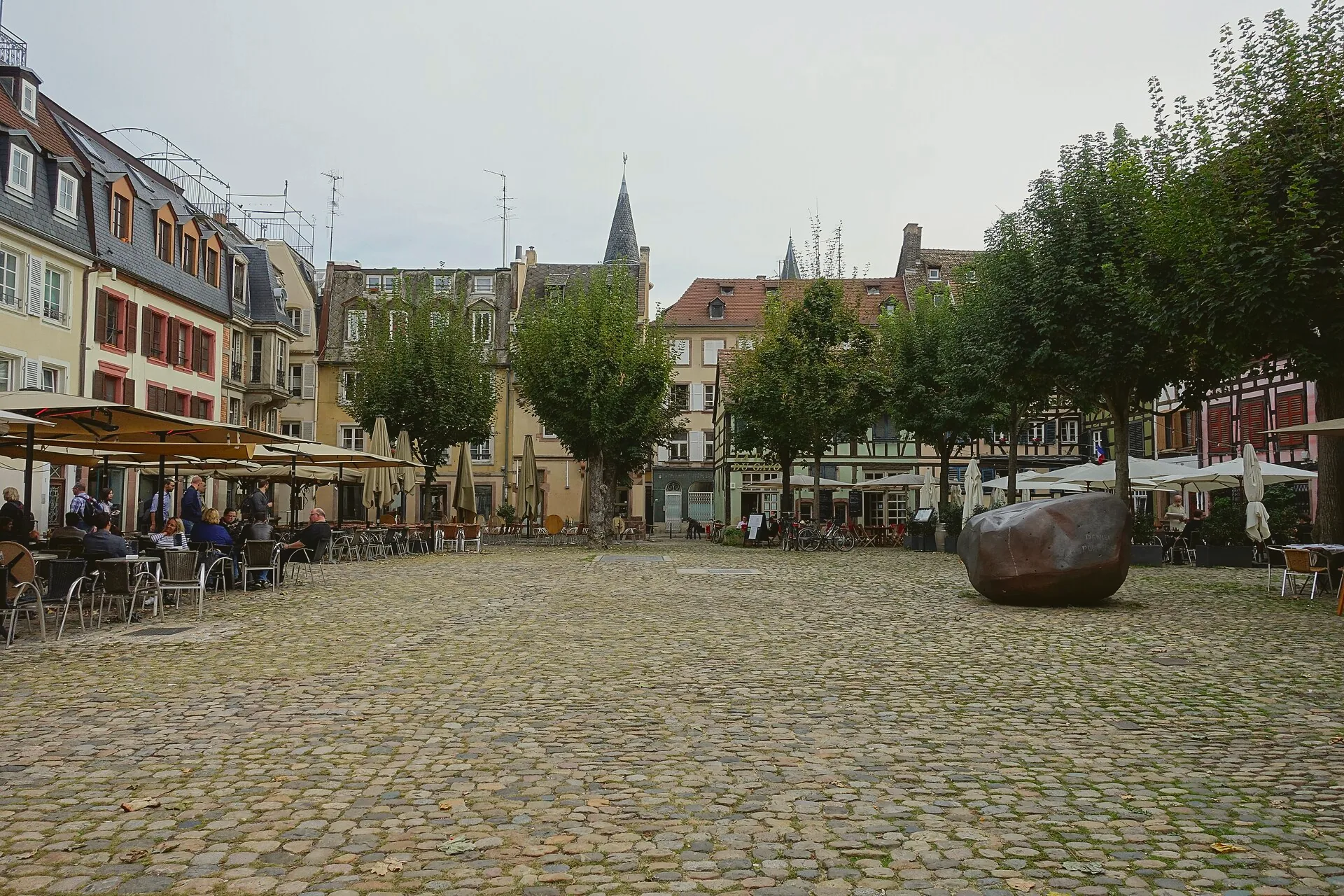 Place du Marché Gayot in Strasbourg, with the surrounding buildings and pavement.