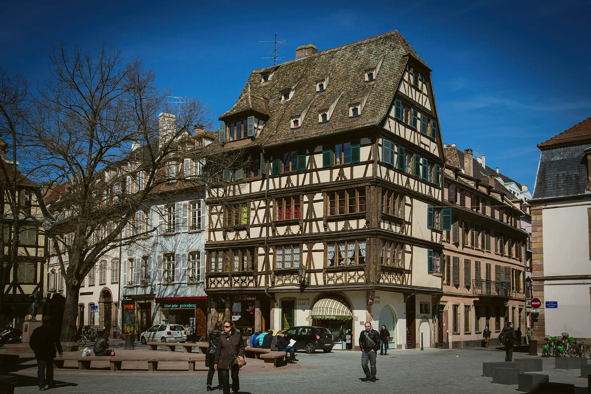 Buildings and open space on Place Saint-Étienne in Strasbourg.