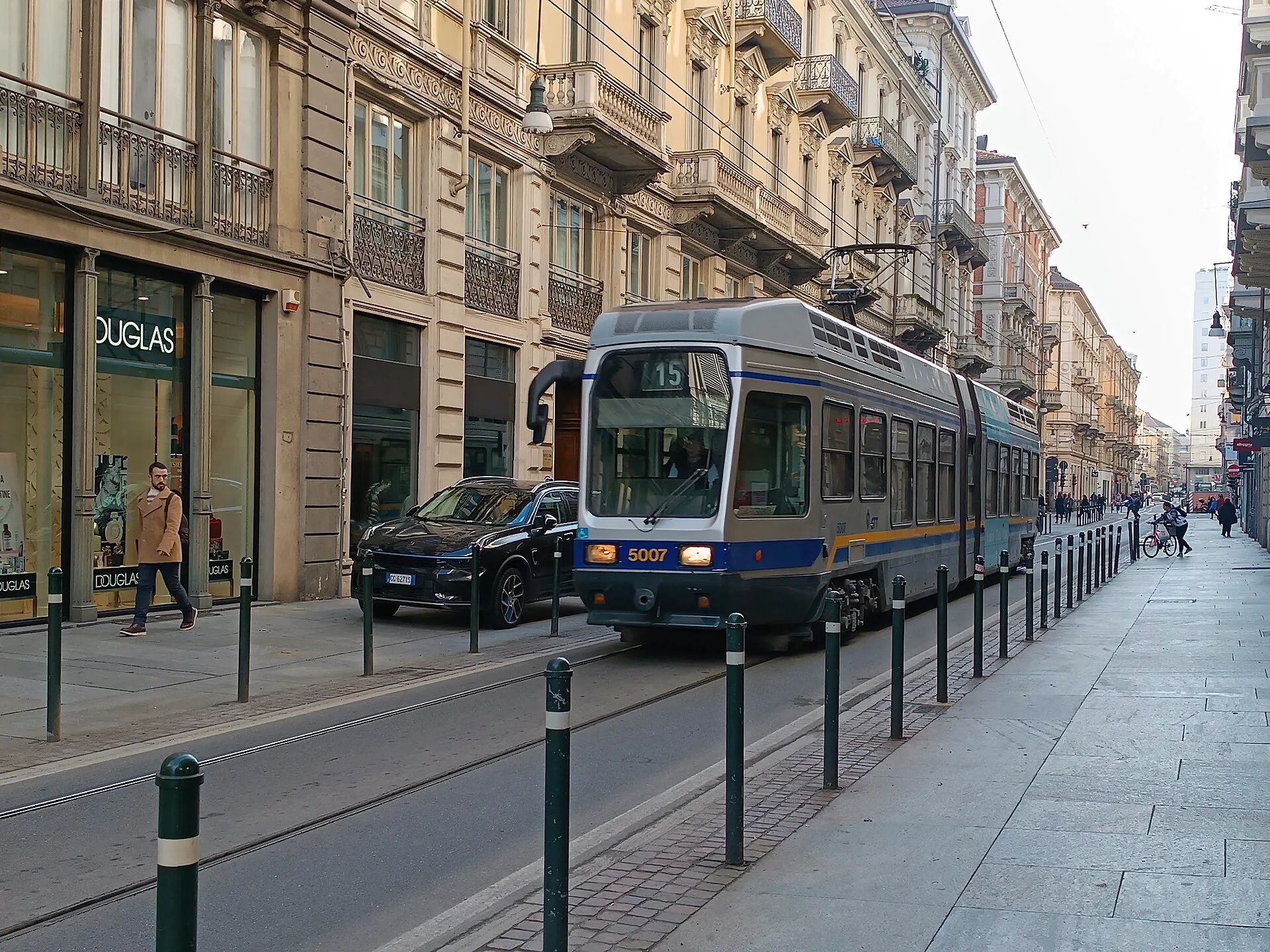 A Turin series 5000 tram operated by ATM.