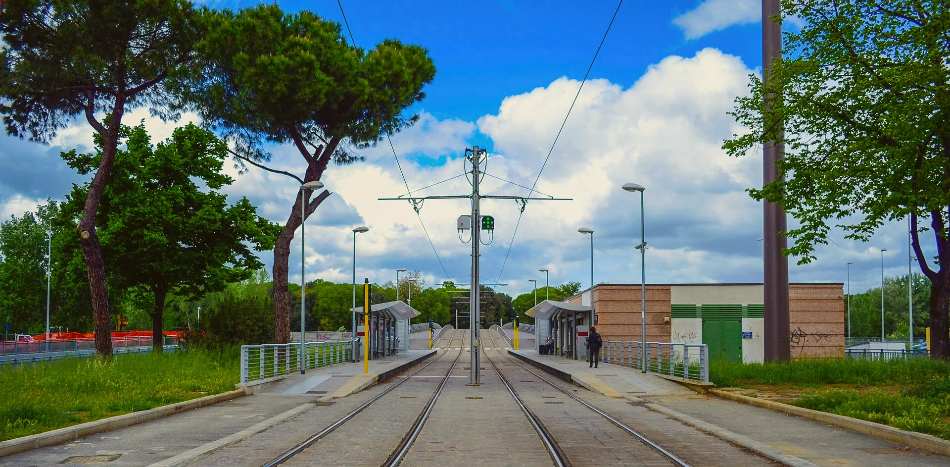 A Florence tram at the Paolo Uccello stop on line 1.